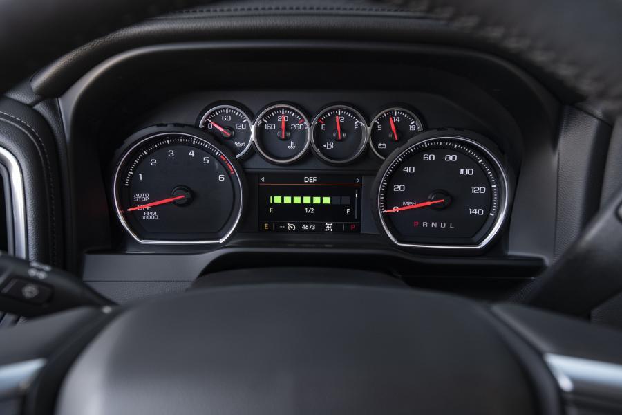 Панель приборов Chevrolet Silverado LTZ Duramax Crew Cab 2019 года  (фото 6 из 32)